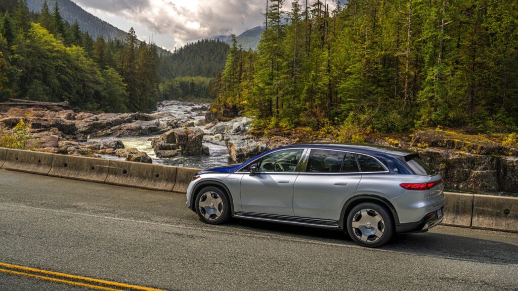 mercedes_maybach_eqs_suv_2024-032x-jpg