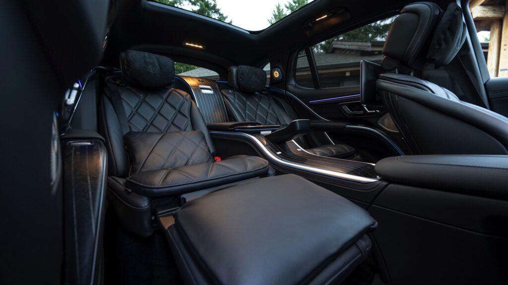 mercedes_maybach_eqs_suv_2024-162x-jpg