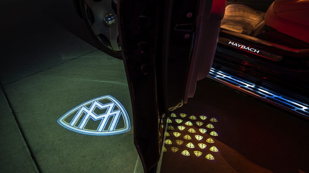 mercedes_maybach_eqs_suv_2024-182x-jpg