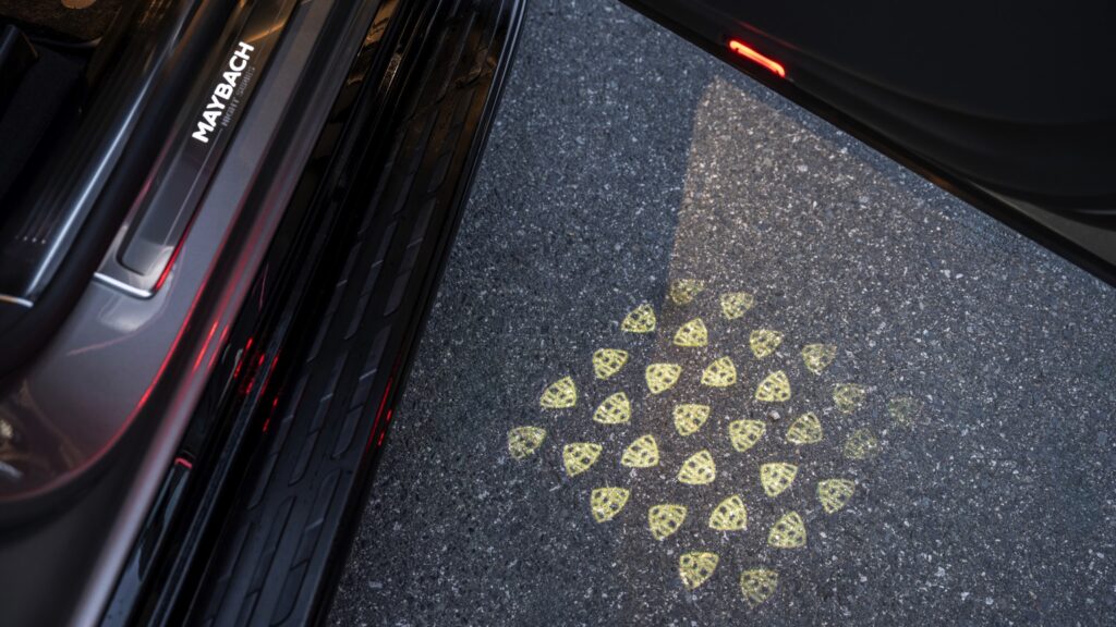 mercedes_maybach_eqs_suv_2024-202x-jpg