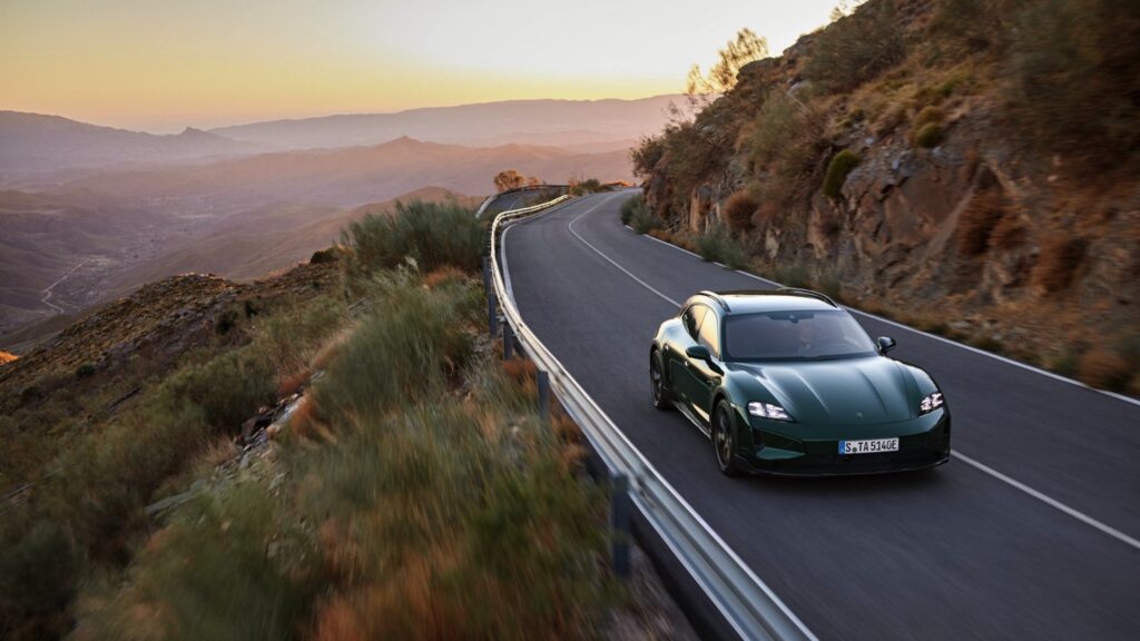 porsche_taycan_cross_turismo_2024-032x-jpg