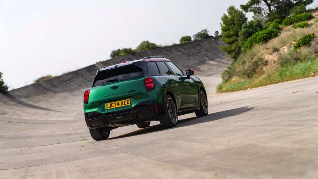 mini_aceman_electric_jcw_2024-132x-jpg